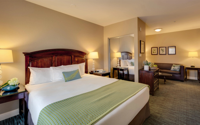 Ayres Hotel & Spa Mission Viejo – Lake Forest