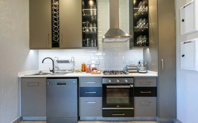 Bali and Eva Midlands