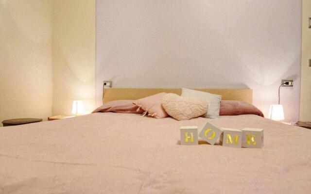 LA PERLA piccolo appartamento in piazza