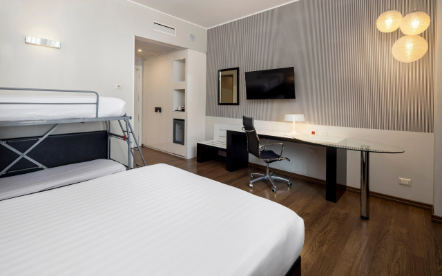 Holiday Inn Genoa City by IHG