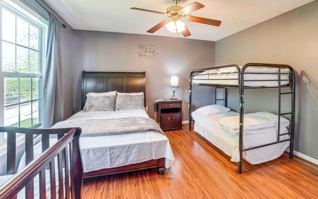 Spacious Champaign Home By University Of Illinois!