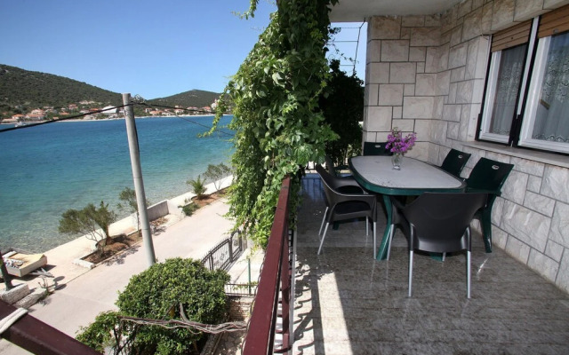 Mar - 10m From the sea - A2