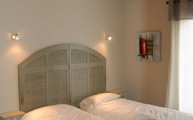 Neat Apartment With Dishwasher, in the Middle of Provence
