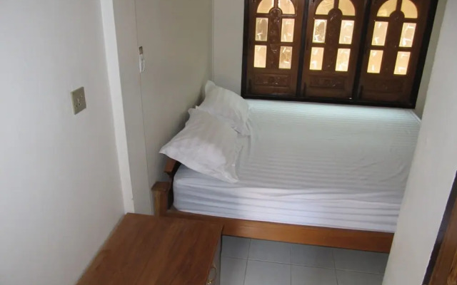 Lux Pillow Hostel Hpa An