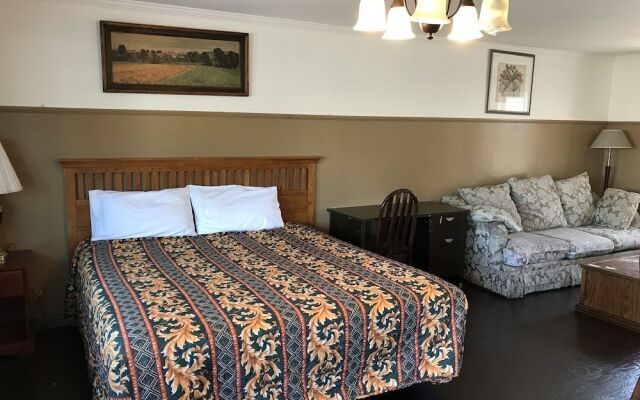 Sunshine Village Motel