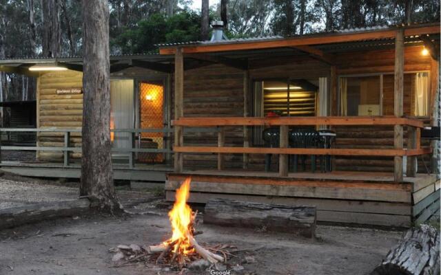 Lakes Entrance Log Cabins