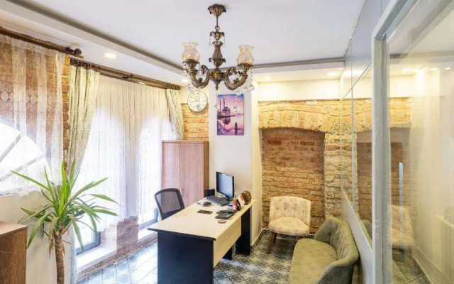 The Red Tent Suite 88