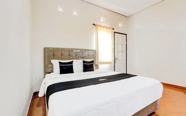 Capital O 93994 Dalem Kamulyan Syariah Guest House