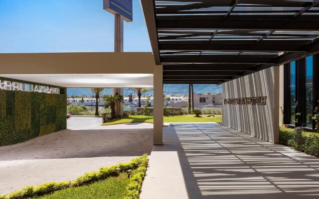 Krystal Urban Monterrey San Jerónimo