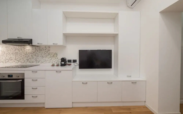 Isola-Garibaldi newly renovated 1 br by Rentopolis