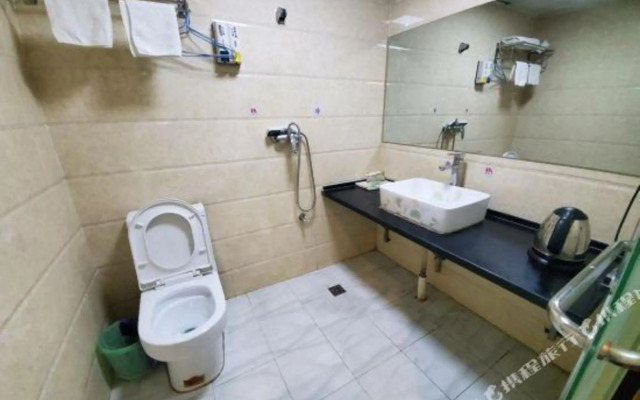 Qinghuaci Hotel