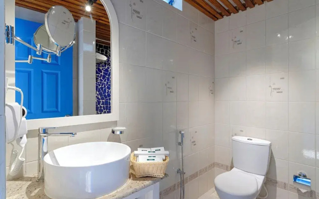 Azalea By Stone Wood Carmona