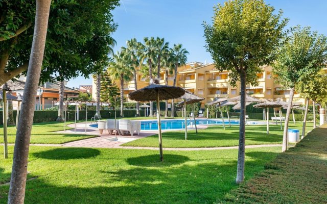 Lovely Holiday Home in Islantilla with Swimming Pool