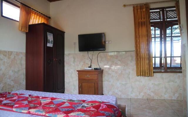 Harmony Guest House by ZUZU