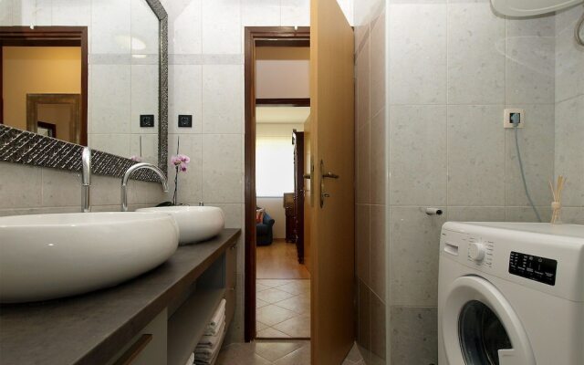 Apartment 1868