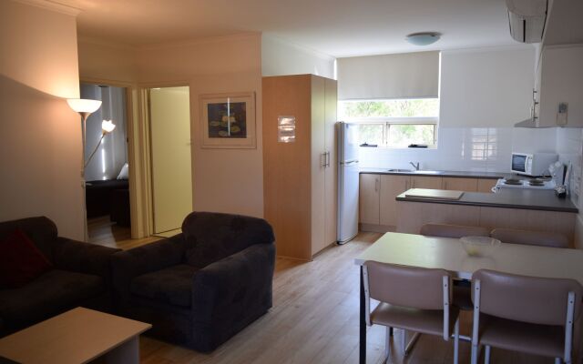 Glenelg Holiday Apartments