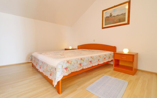 Apartments Plavac Mali
