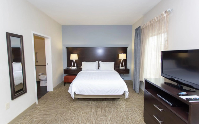 Staybridge Suites Bowling Green by IHG