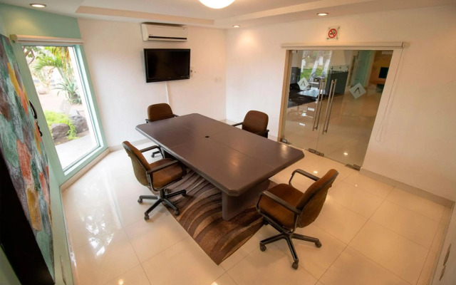 Araiza Palmira Hotel
