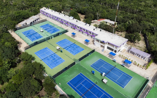Cancun Tennis Inn