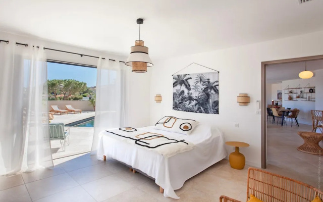 Superb Villa With Pool and sea View