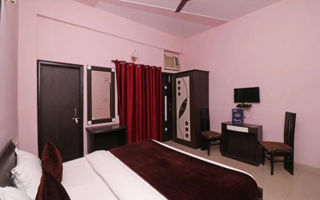 OYO 19002 Alpine Residency