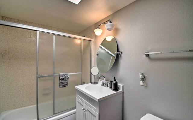 3 Mi to Mill Ave: Central Condo w/ Patio in Tempe