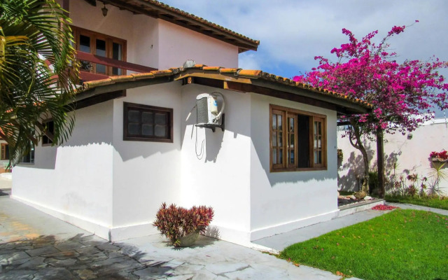 Casa com 4 Suítes, Piscina, Área Gourmet e Wifi