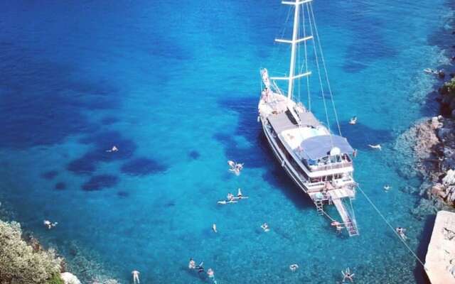 Golden Sand Beach Club & Caravan Holidays