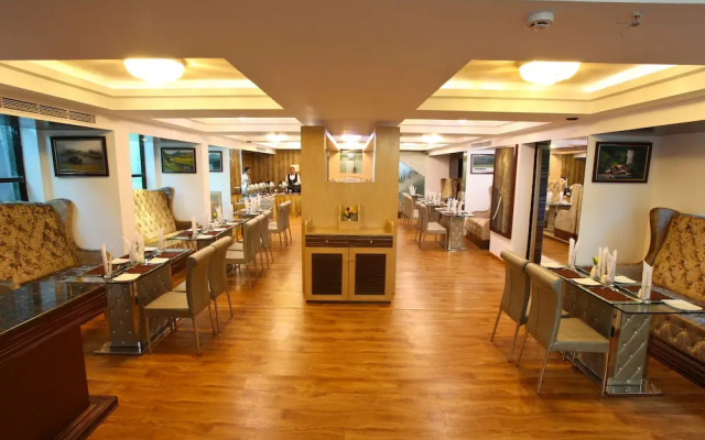 Hotel Tigers Roare'