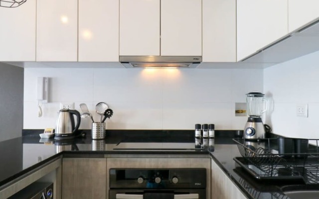 w Beautiful 1BR w AC Near Central Restaurante