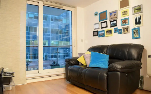 1 Bedroom Apartment in Vauxhall With a Balcony