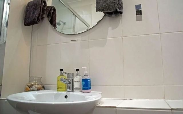 Brookside Villa B&B