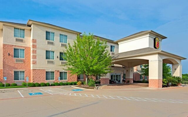Super 8 Airport North