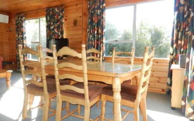 103 Chalet Cres