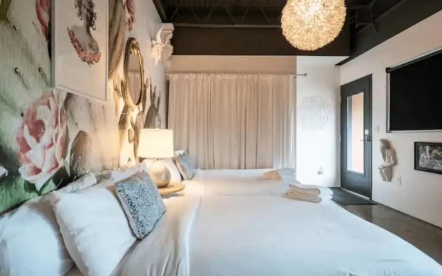 Swanky Townhome