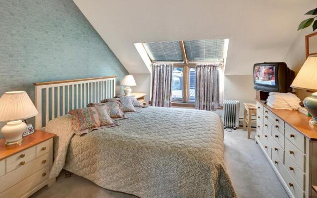 Sunrise Village East Glade B3