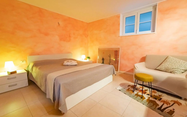 Albatros - swimming pool with sea view and small terrace