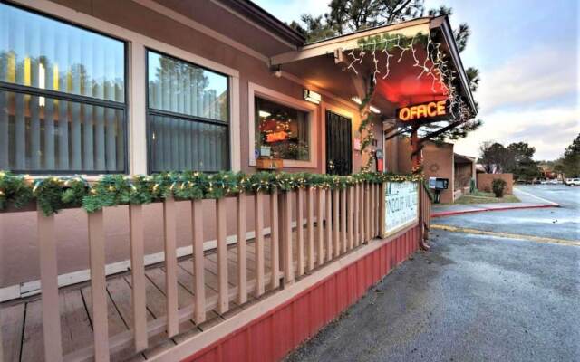 Pinecliff Village Resort