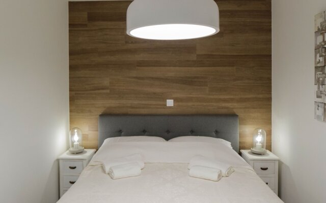 Enticing Holiday Home In Split Near Sea Beach