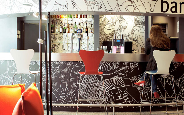 ibis Orange Centre Echangeur A7 A9