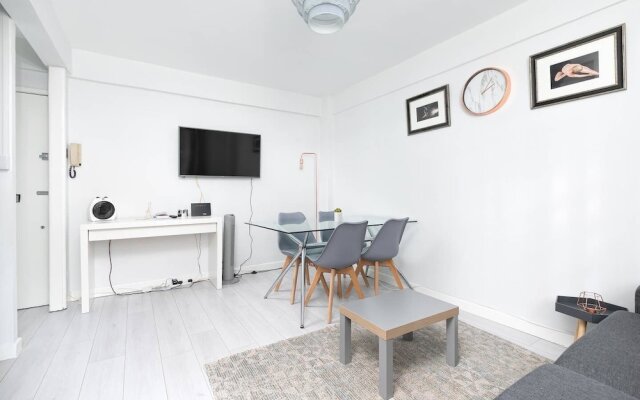 Shepherd's Bush Flat near Westfield