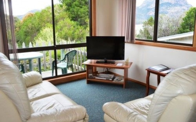 Coles Bay Waterfronter 2