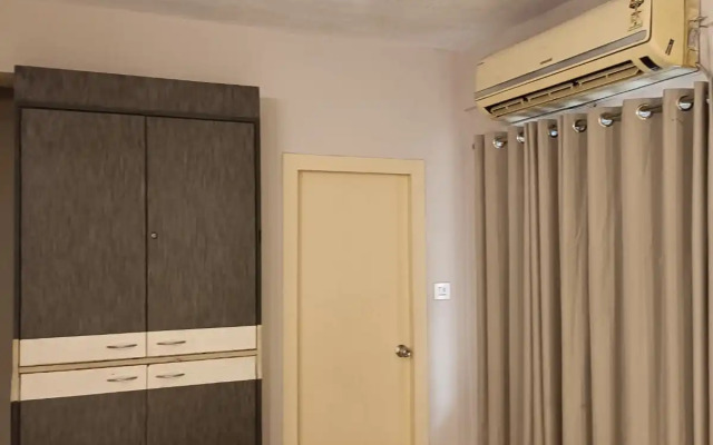 Hotel Mayfair Tower