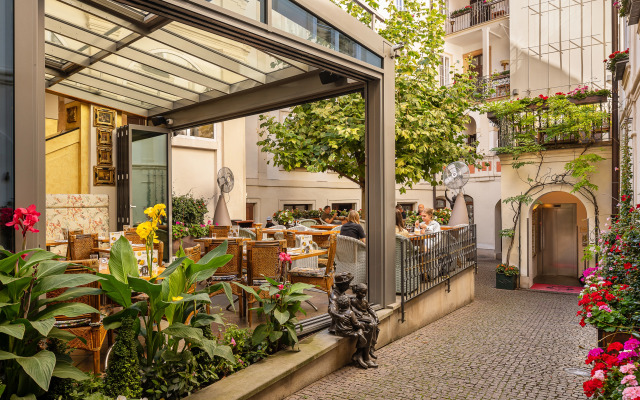 Iron Gate Hotel & Suites Prague by BHG