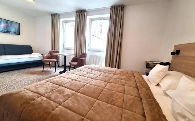 Hotel Avion