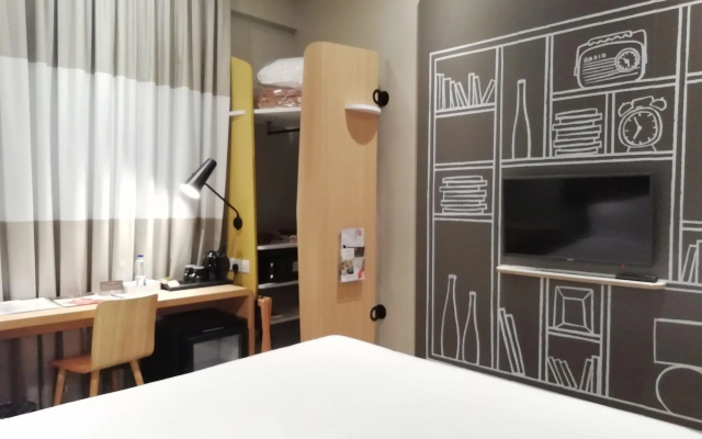 ibis Jeddah Malik Road