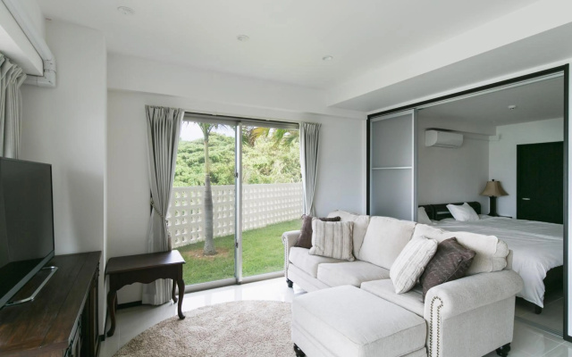 Hideout Okinawa Uruma – Guest Rooms – Uruma
