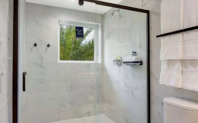 Ocean Treasure Beachside Suites