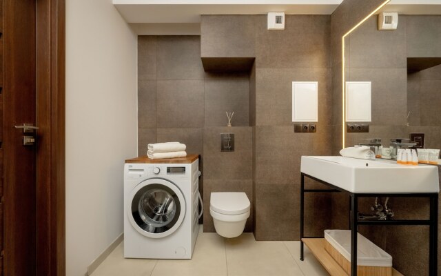 Modern Apartment in Wroclaw by Renters